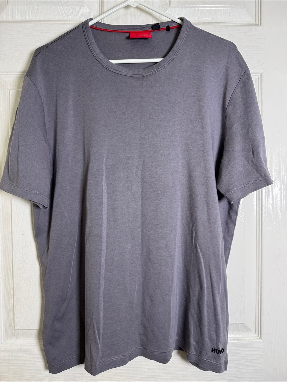 HUGO Men's Gray Short-Sleeve Crew Tee with Red Neck Detail Sz XL